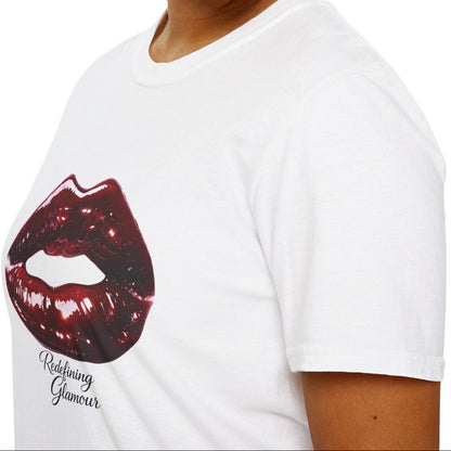 Glamour Kiss Tee