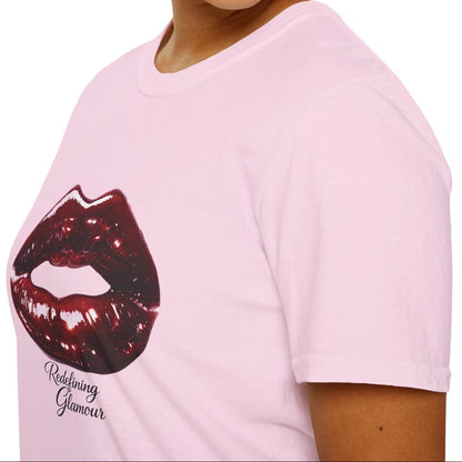 Glamour Kiss Tee