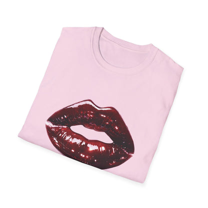 Glamour Kiss Tee